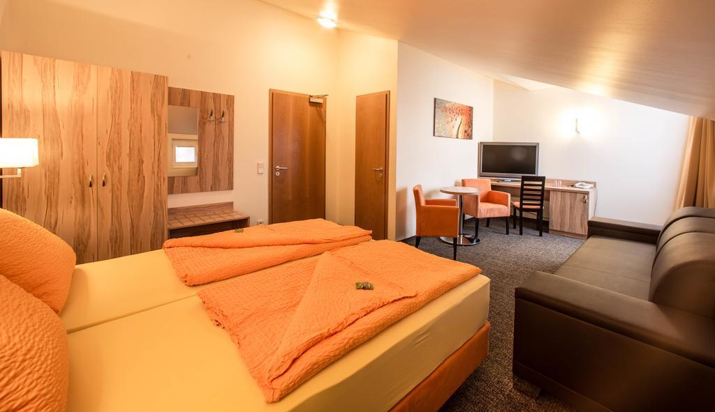Hotel An Der Waldstrasse Groß-Zimmern 部屋 写真