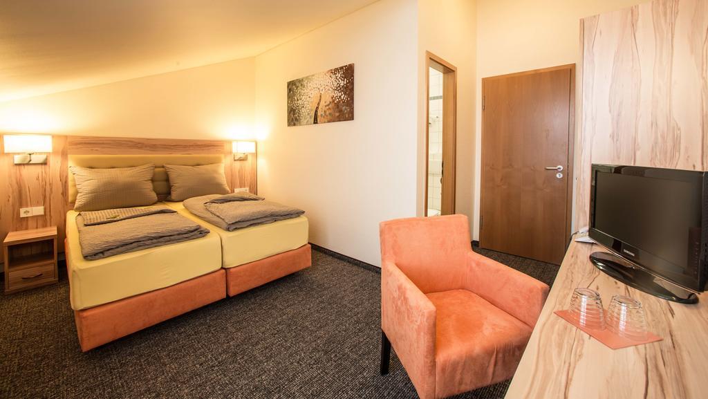 Hotel An Der Waldstrasse Groß-Zimmern 部屋 写真
